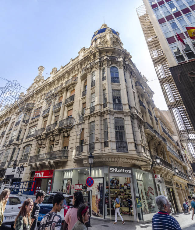 Albacete 39 - edificio Julia Lopez Alfaro.jpg
